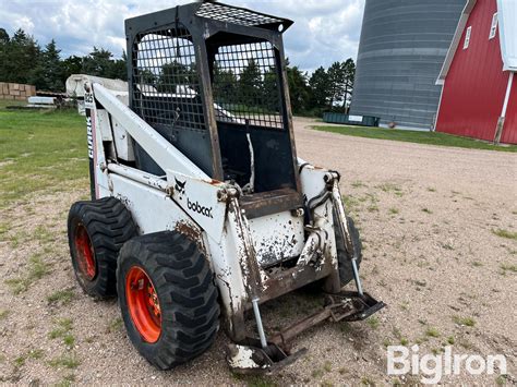 eric 825 skid steer|bobcat 825 oil capacity.